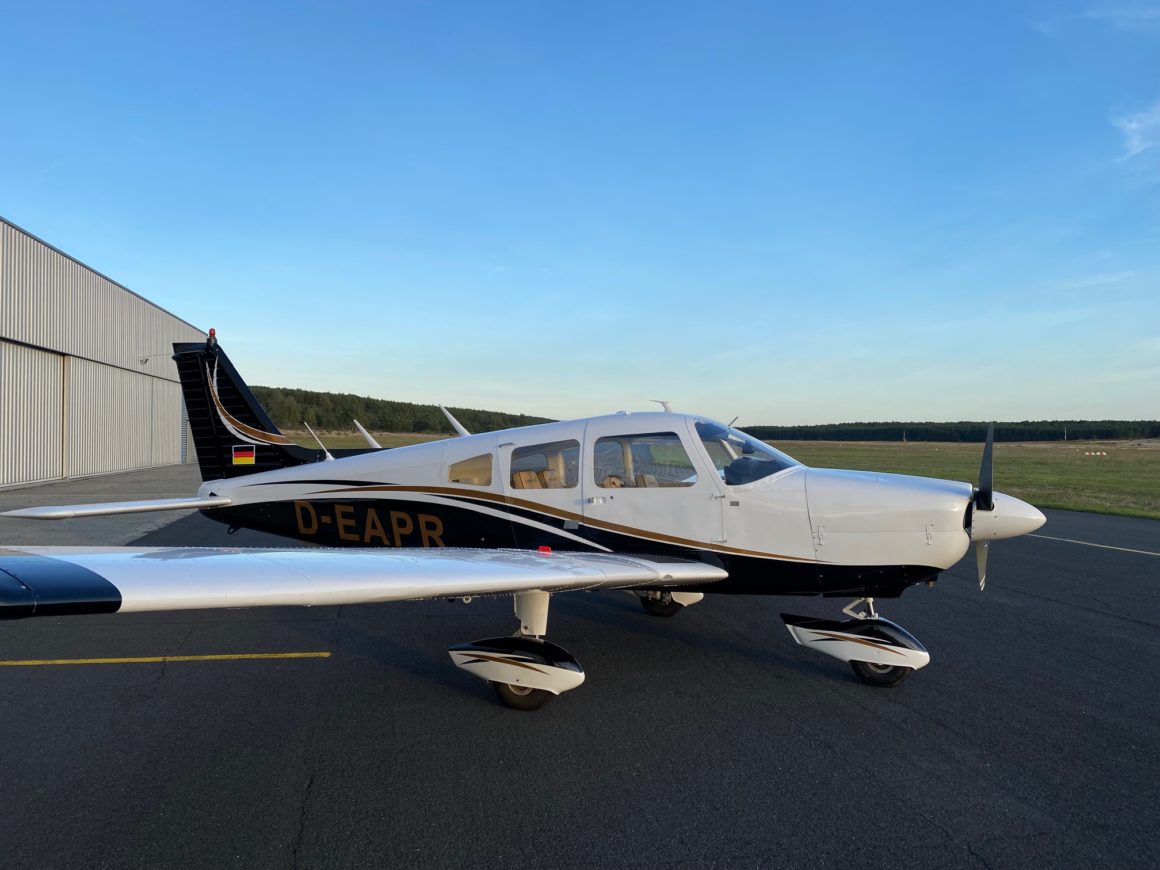 PIPER PA 28